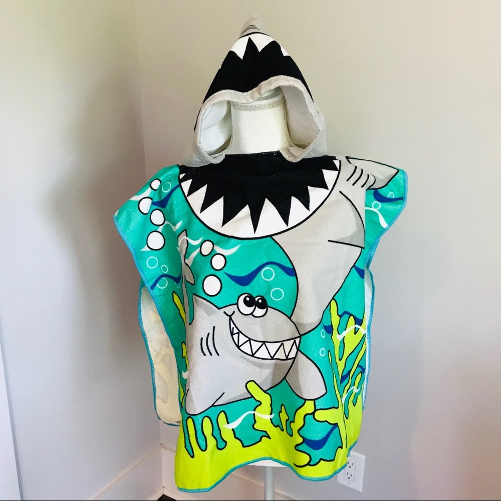 🦈HP🦈 Only 1 Left!  Hooded Shark Poncho Towel - Picture 5 of 8